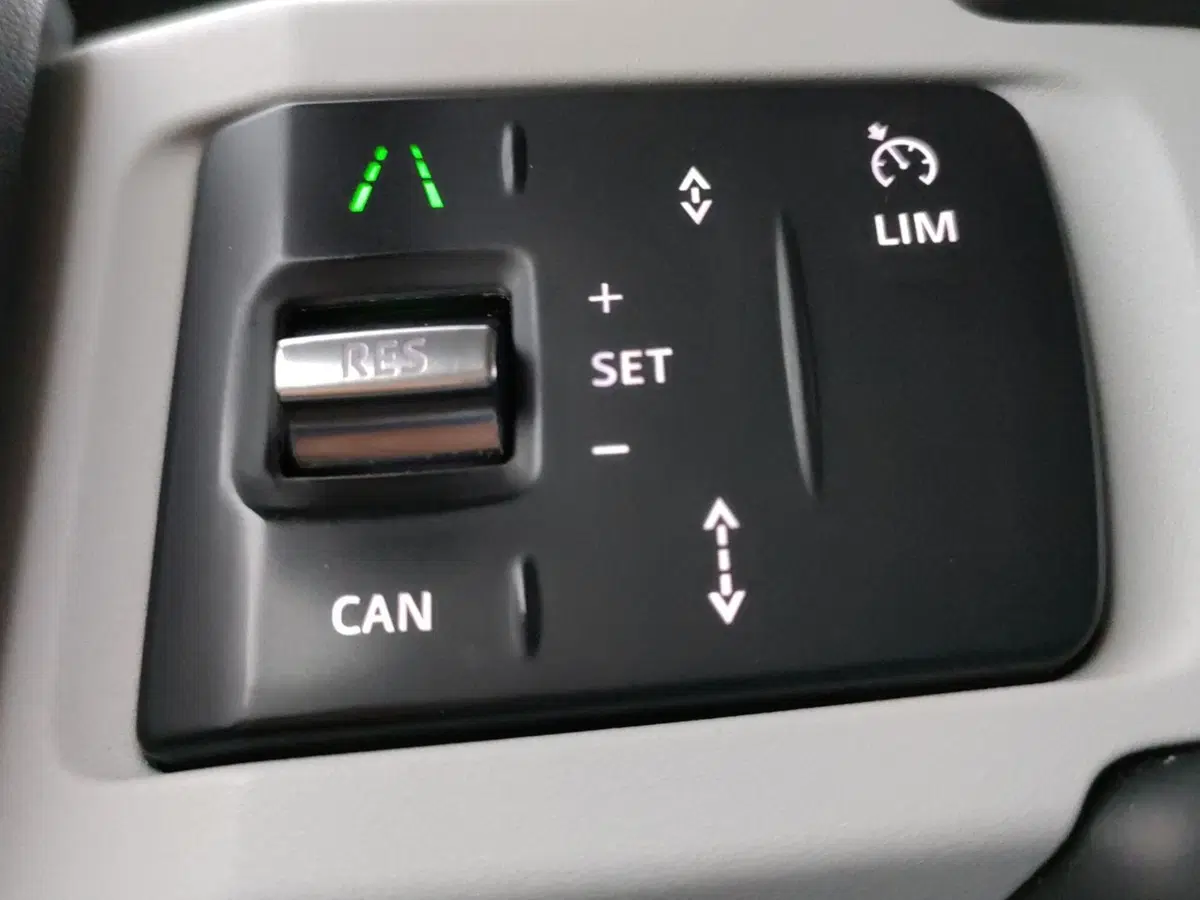 Land Rover Defender usata a Lecco (13)