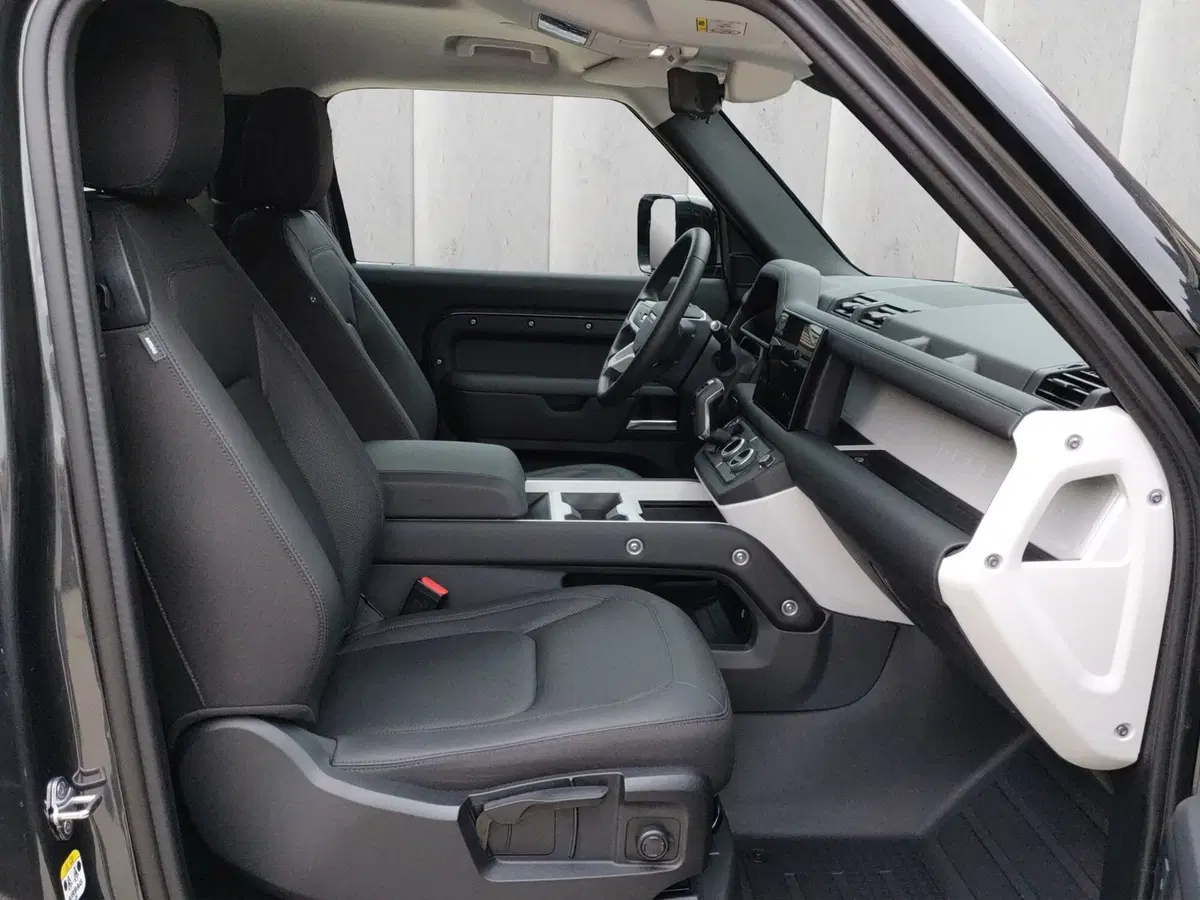 Land Rover Defender usata a Lecco (3)