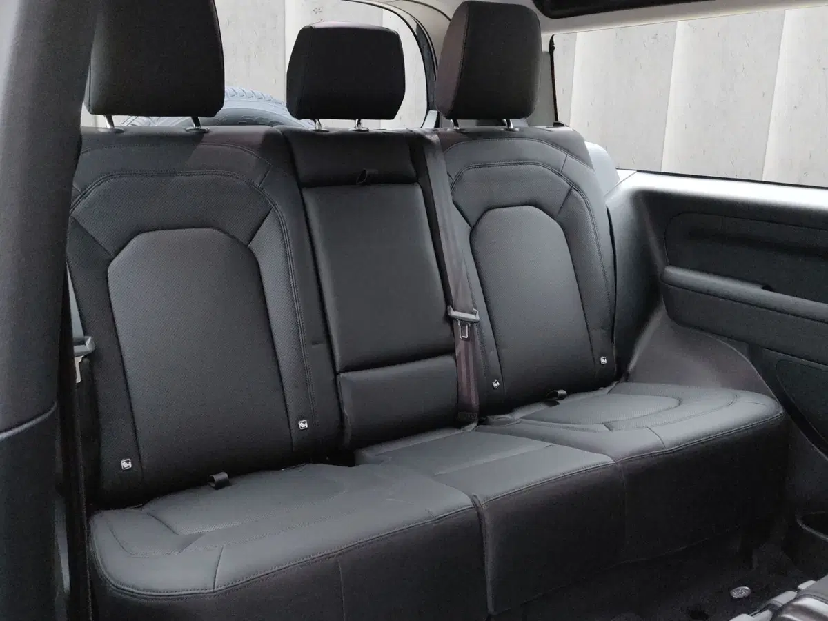 Land Rover Defender usata a Lecco (5)