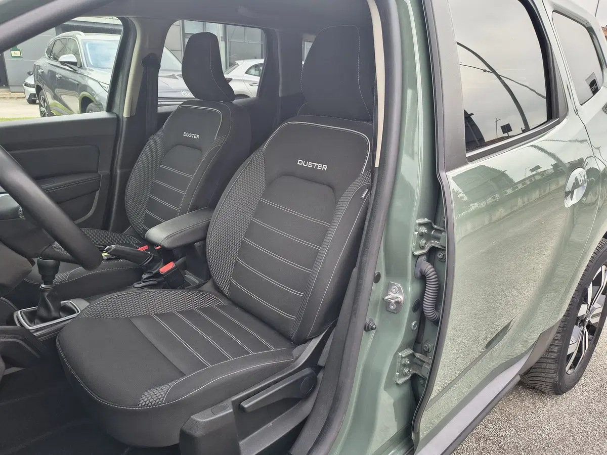 Dacia Duster usata a Padova (13)