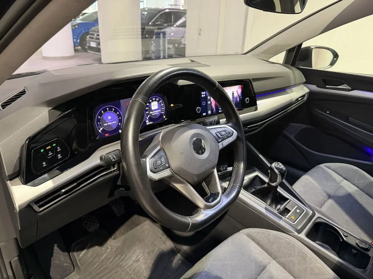 Volkswagen Golf usata a Genova (8)