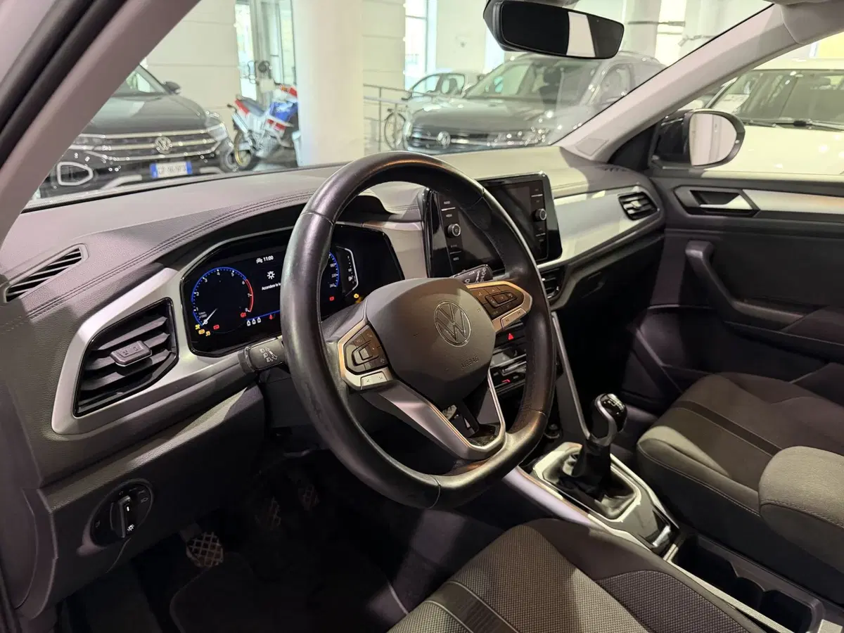 Volkswagen T-Roc usata a Genova (8)