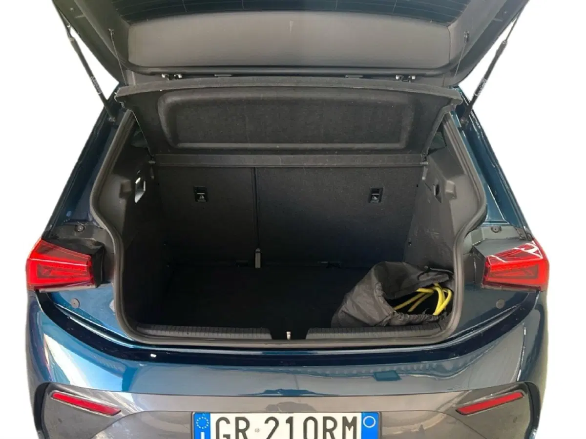 Cupra Born usata a Roma (11)