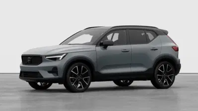 Volvo XC40 2.0 b4 Ultra Black Edition auto nuova a Conegliano