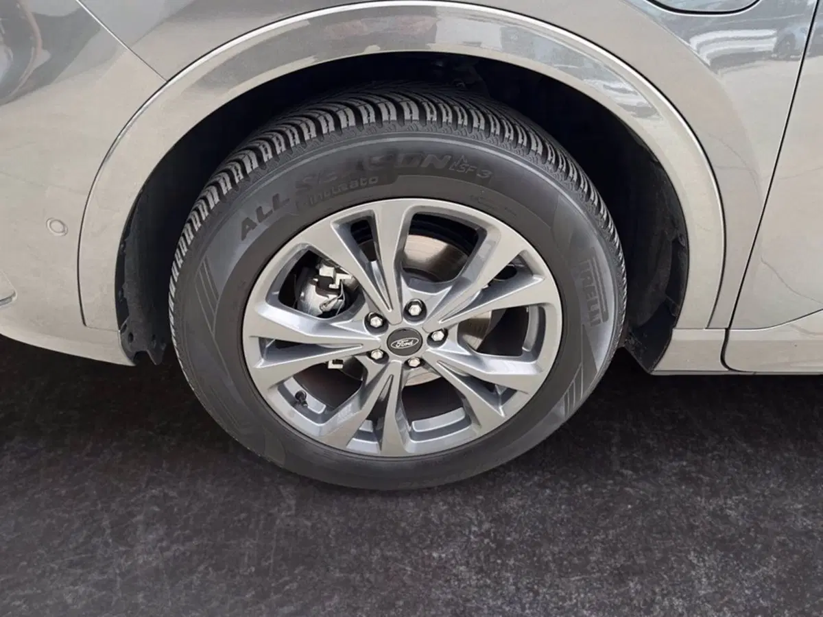 Ford Kuga usata a Milano (9)