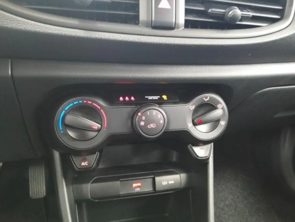 Kia Picanto usata a Como (16)