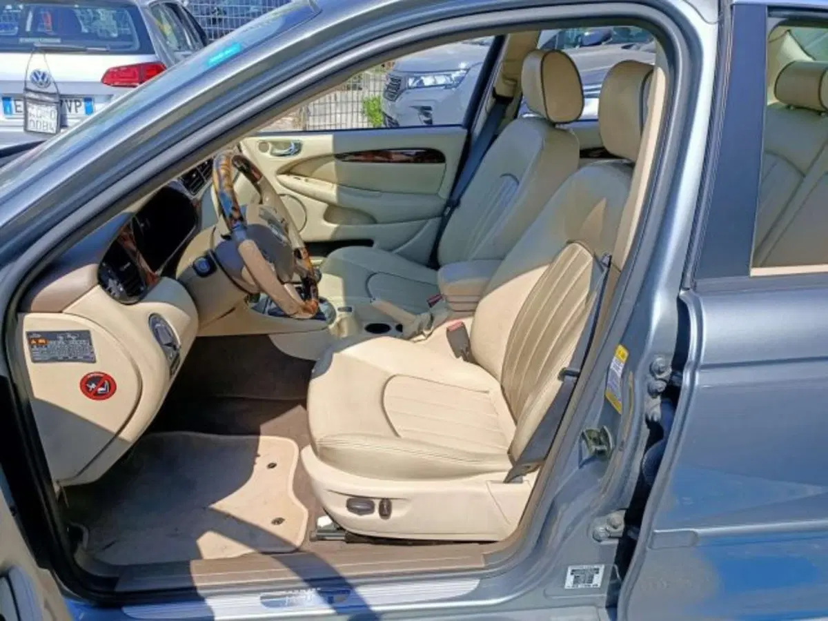 Jaguar X-Type usata a Firenze (15)