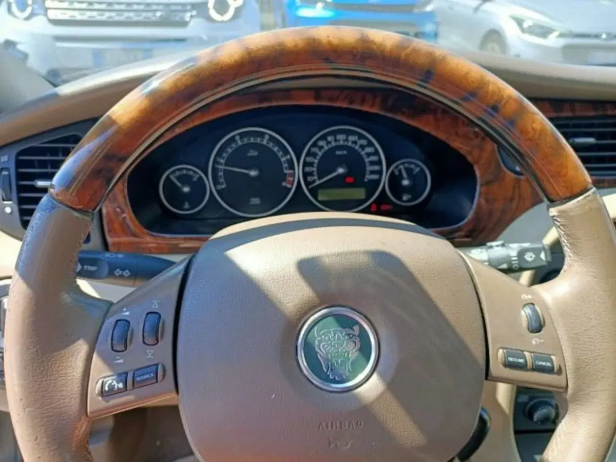 Jaguar X-Type usata a Firenze (7)