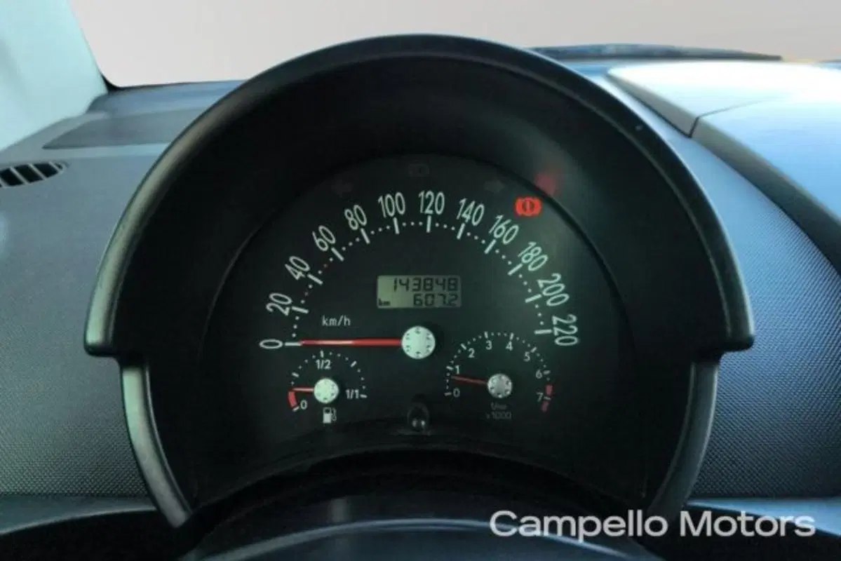 Volkswagen New Beetle Cabrio usata a Venezia (12)