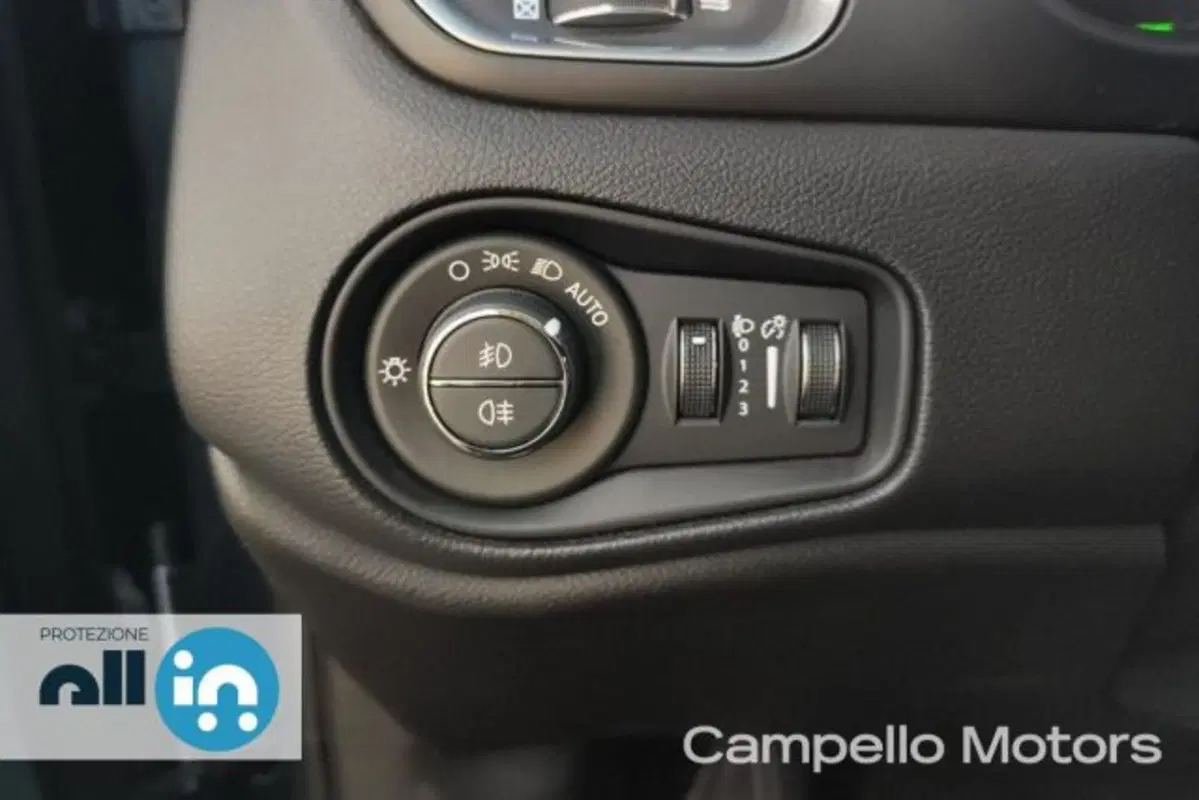 Jeep Renegade usata a Venezia (18)