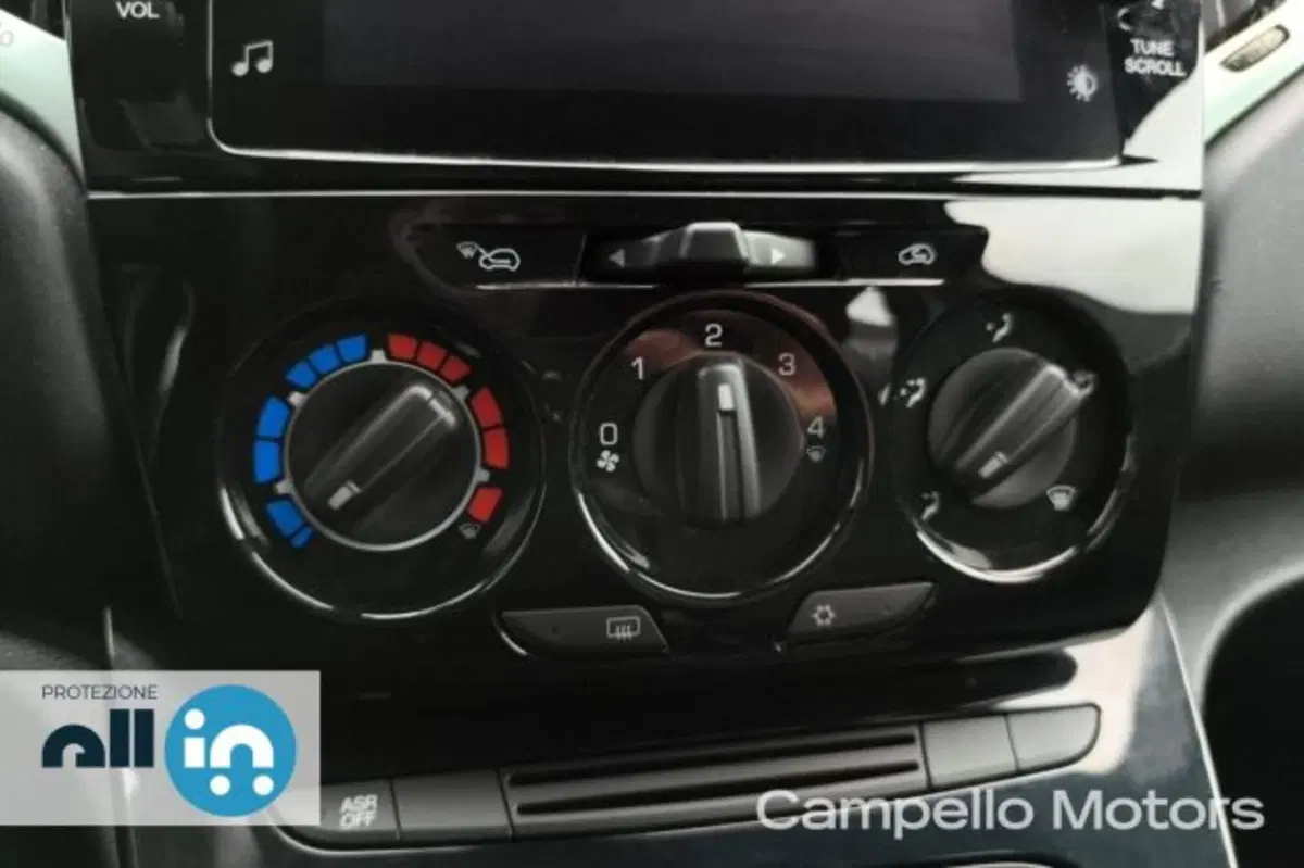 Lancia Ypsilon usata a Venezia (11)