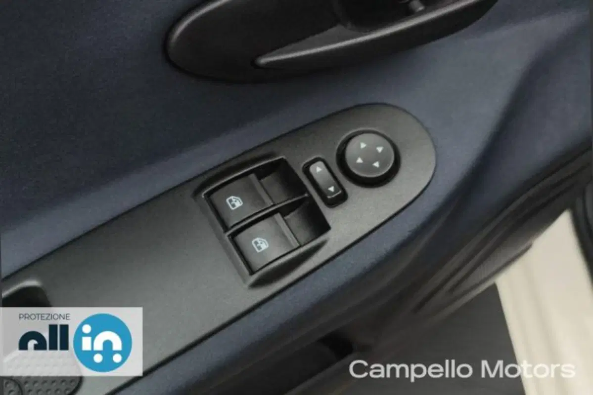 Lancia Ypsilon usata a Venezia (15)