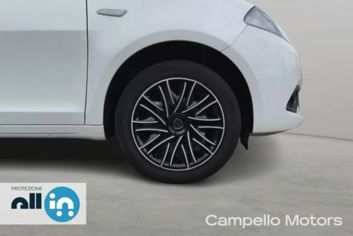 Lancia Ypsilon usata a Venezia (17)