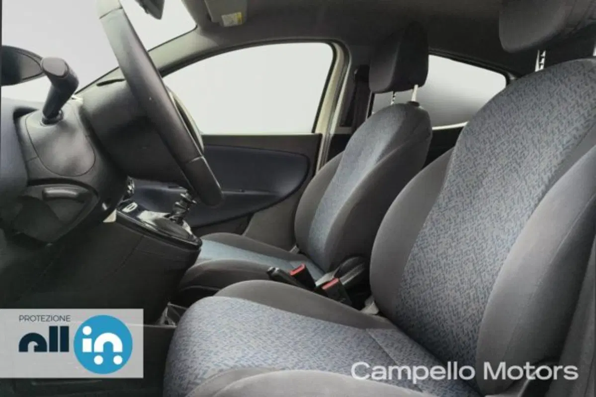 Lancia Ypsilon usata a Venezia (5)