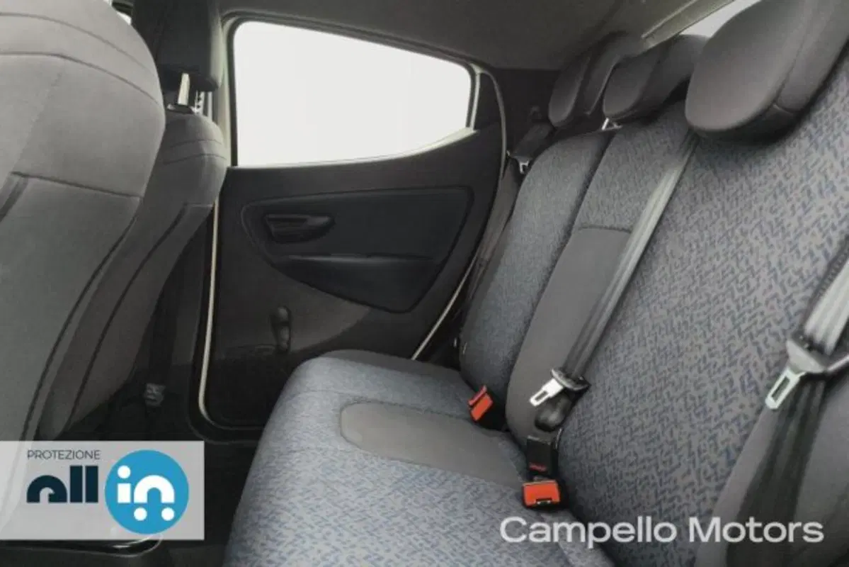 Lancia Ypsilon usata a Venezia (6)