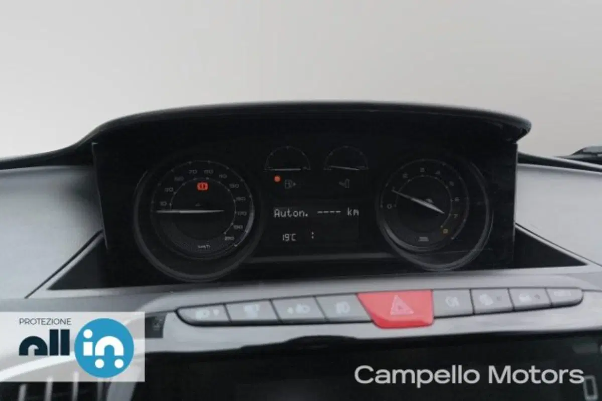 Lancia Ypsilon usata a Venezia (9)