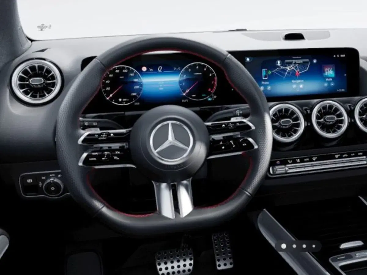 Mercedes-Benz GLA SUV nuova a Verona (5)