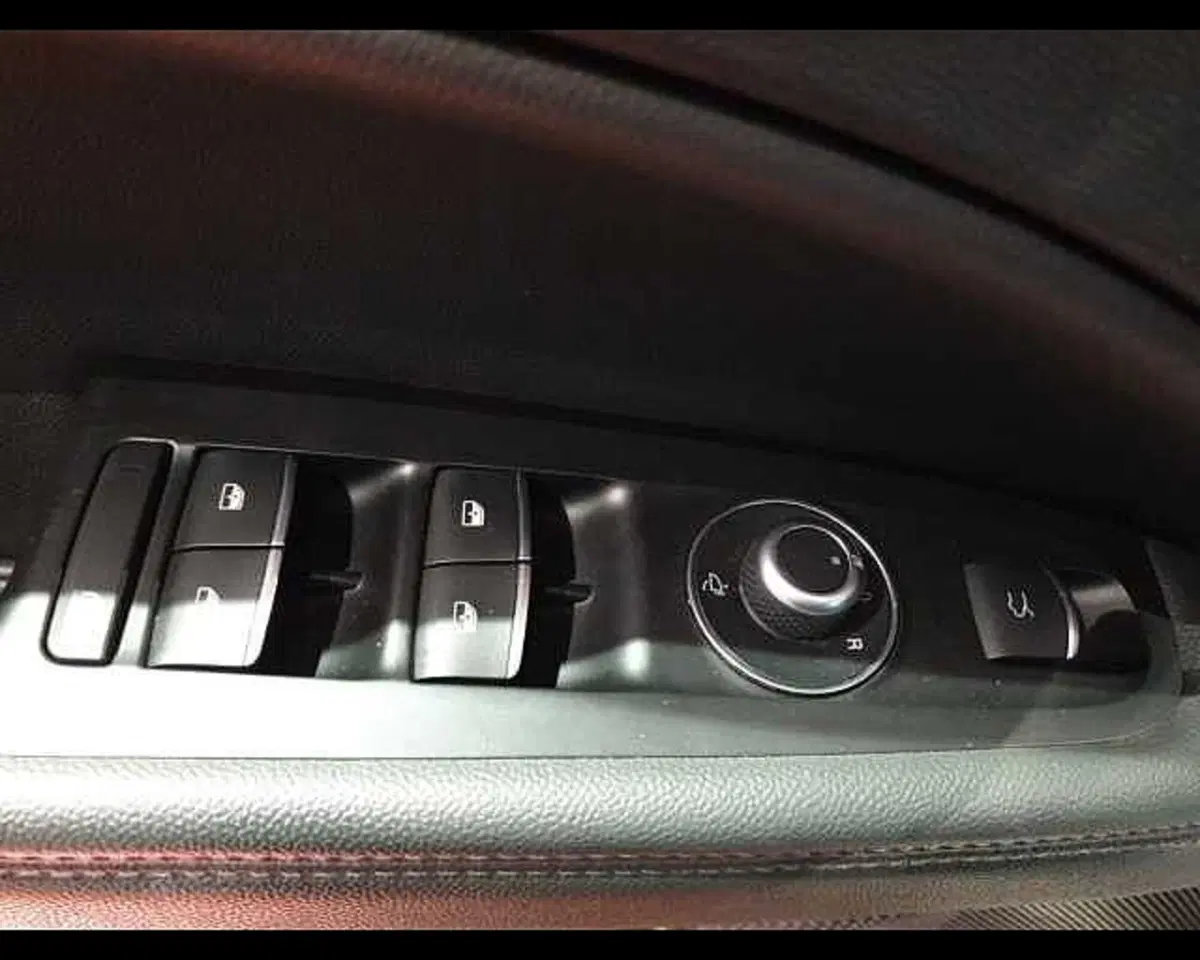 Alfa Romeo Stelvio usata a Cuneo (19)