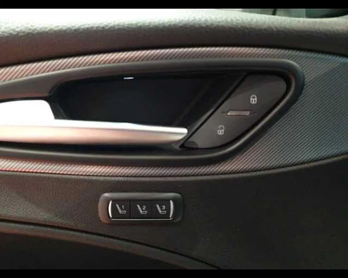 Alfa Romeo Stelvio usata a Cuneo (20)