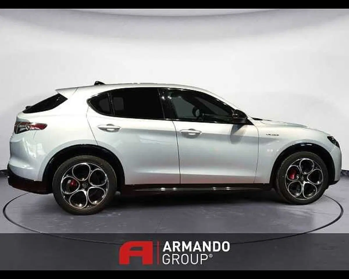 Alfa Romeo Stelvio usata a Cuneo (4)
