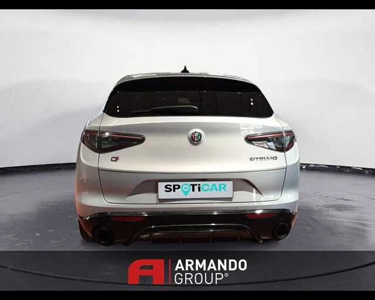 Alfa Romeo Stelvio usata a Cuneo (5)