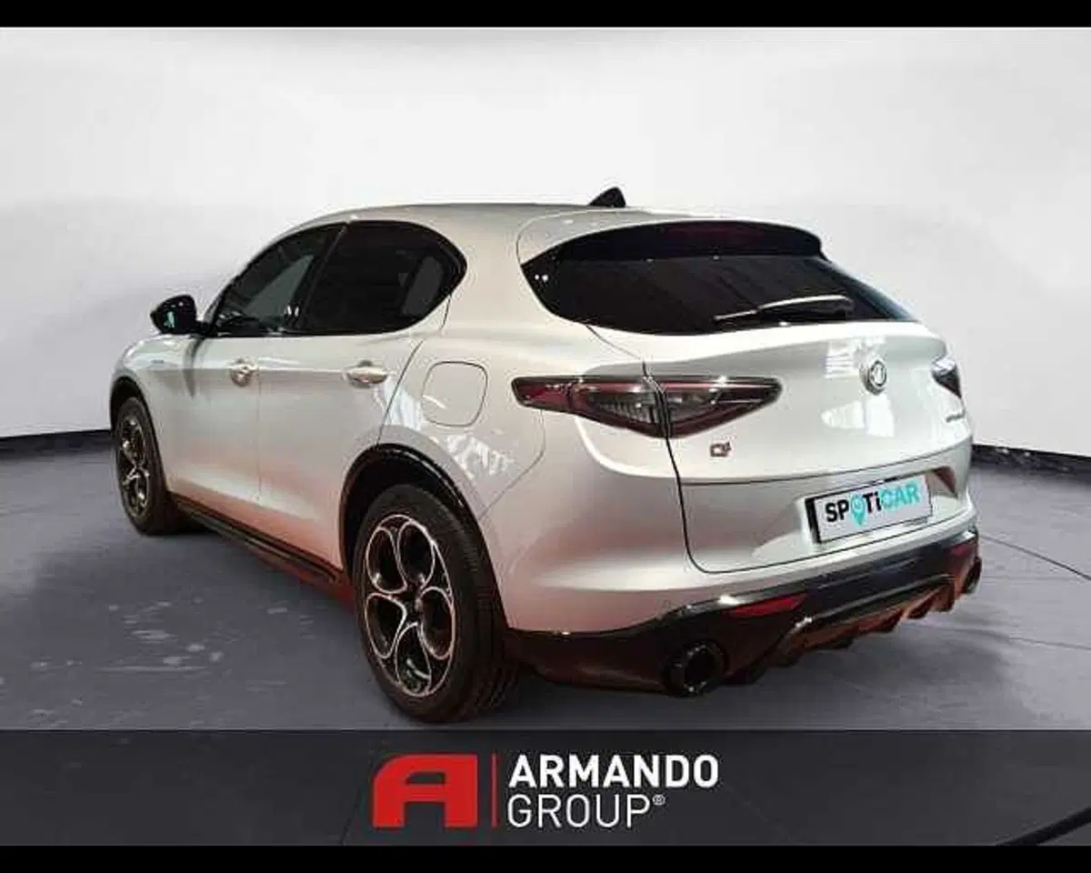 Alfa Romeo Stelvio usata a Cuneo (7)