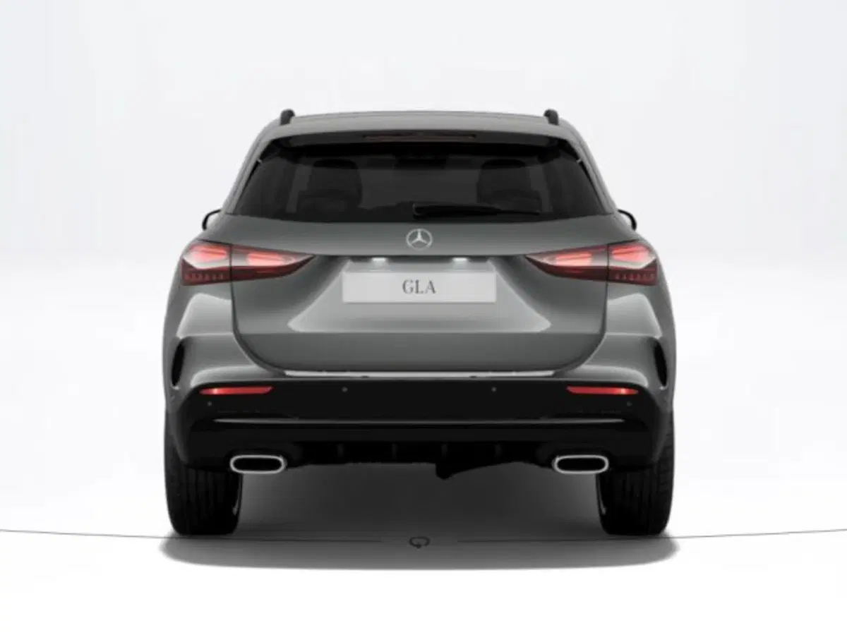 Mercedes-Benz GLA SUV nuova a Verona (4)