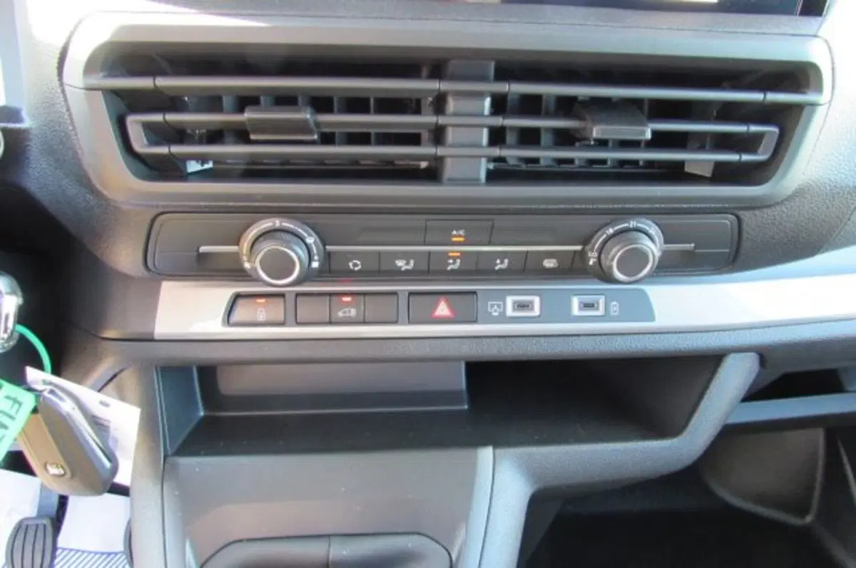 Fiat Scudo Furgone nuova a Milano (10)