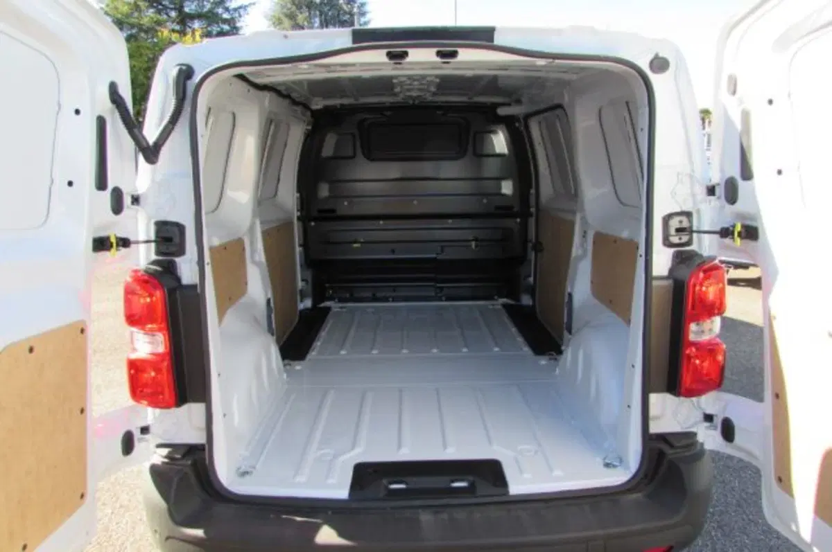 Fiat Scudo Furgone nuova a Milano (12)