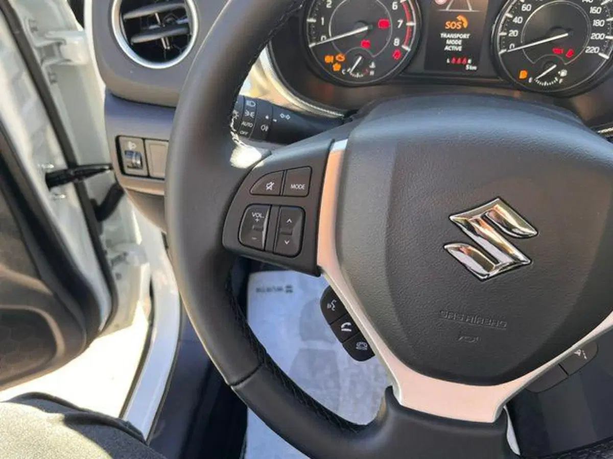 Suzuki Vitara nuova a Verbano Cusio Ossola (17)