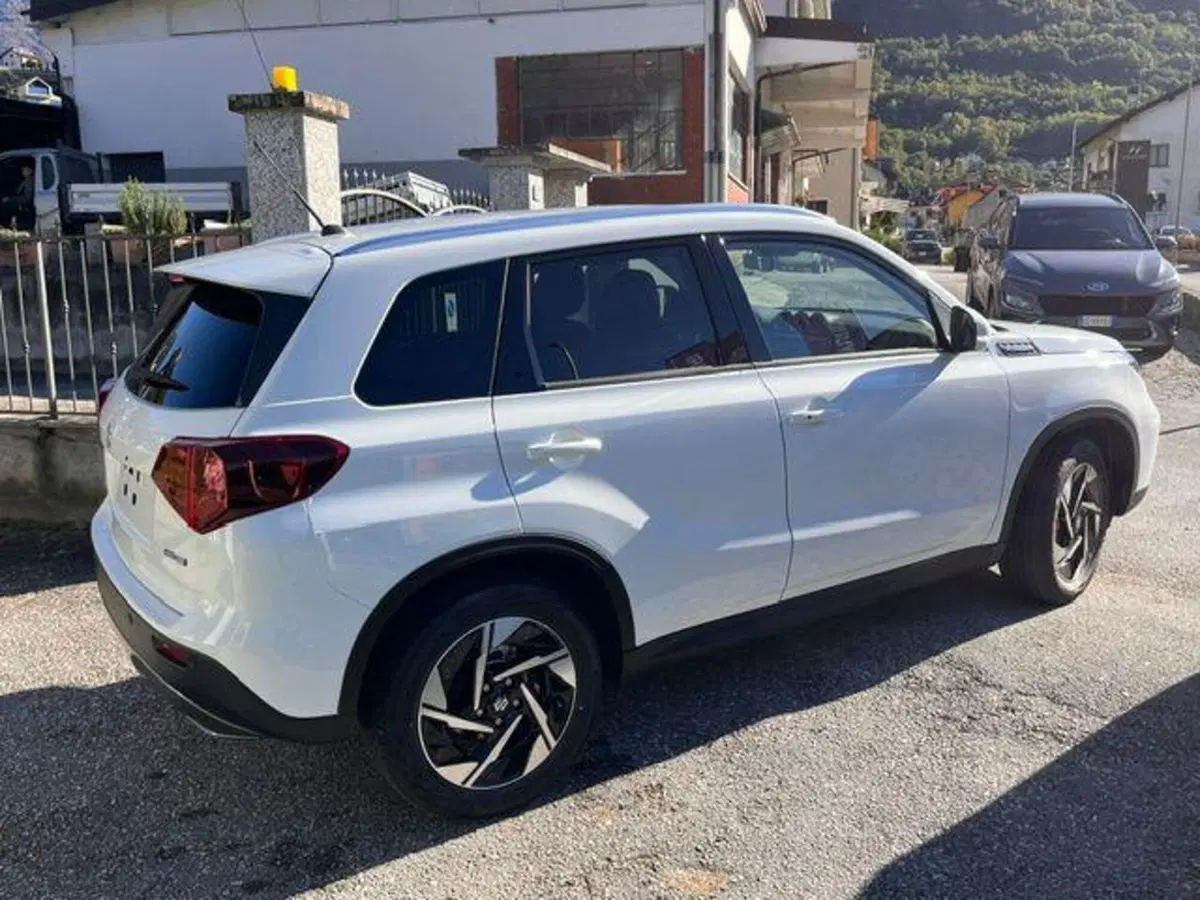 Suzuki Vitara nuova a Verbano Cusio Ossola (4)
