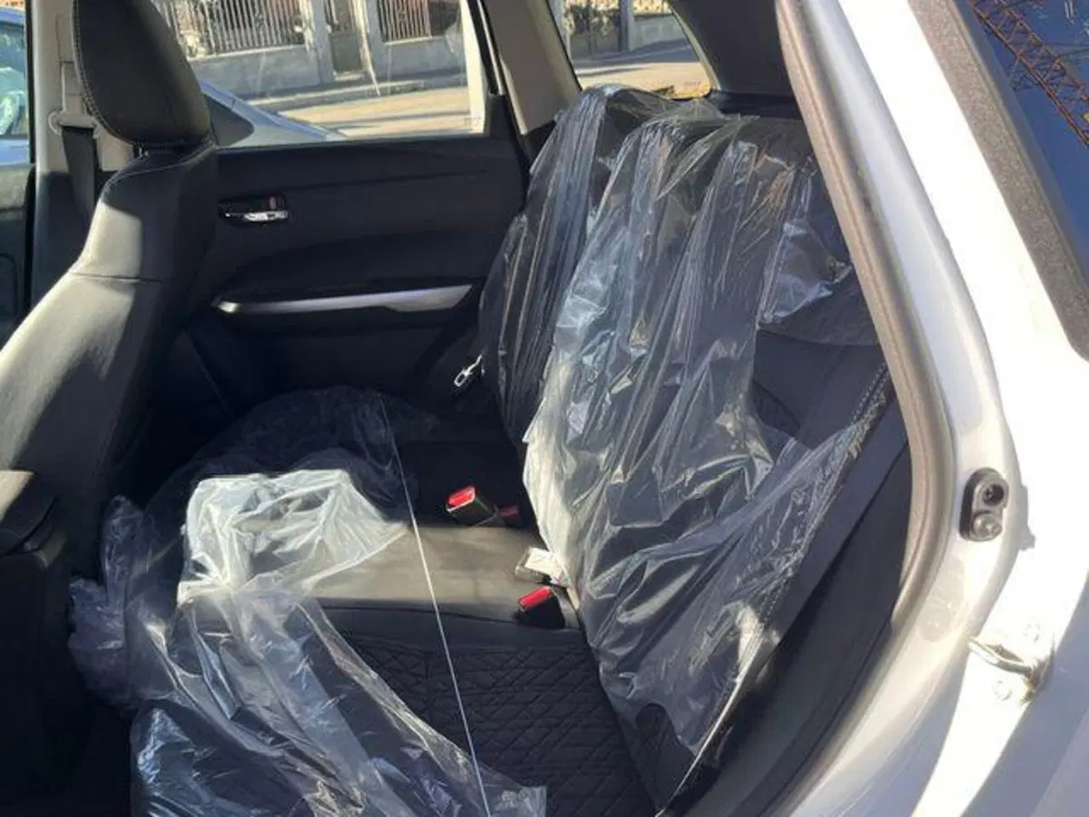 Suzuki Vitara nuova a Verbano Cusio Ossola (9)