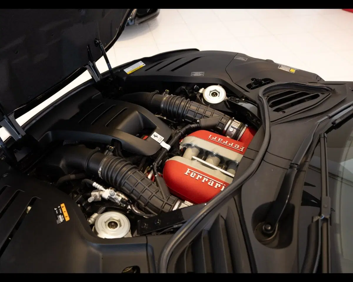 Ferrari Purosangue usata a Padova (19)
