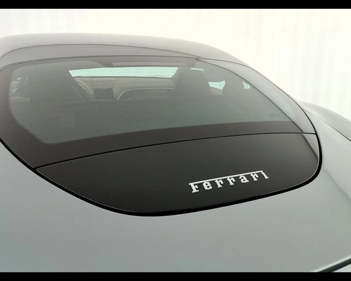 Ferrari Roma Spider usata a Verona (18)