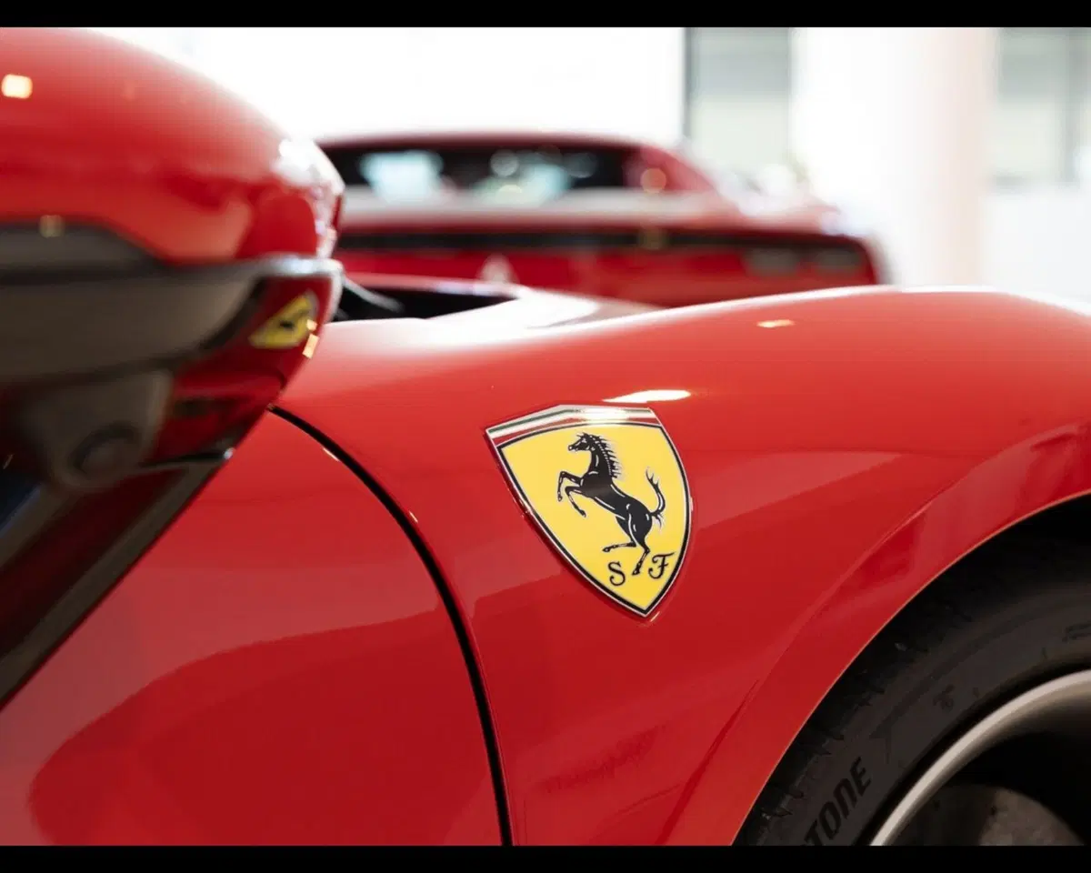 Ferrari 296 Coupé usata a Padova (13)