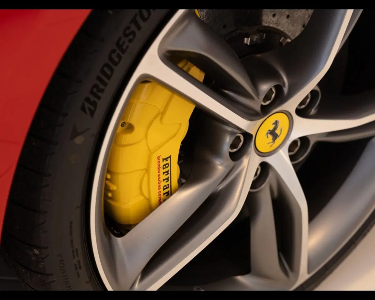 Ferrari 296 Coupé usata a Padova (14)