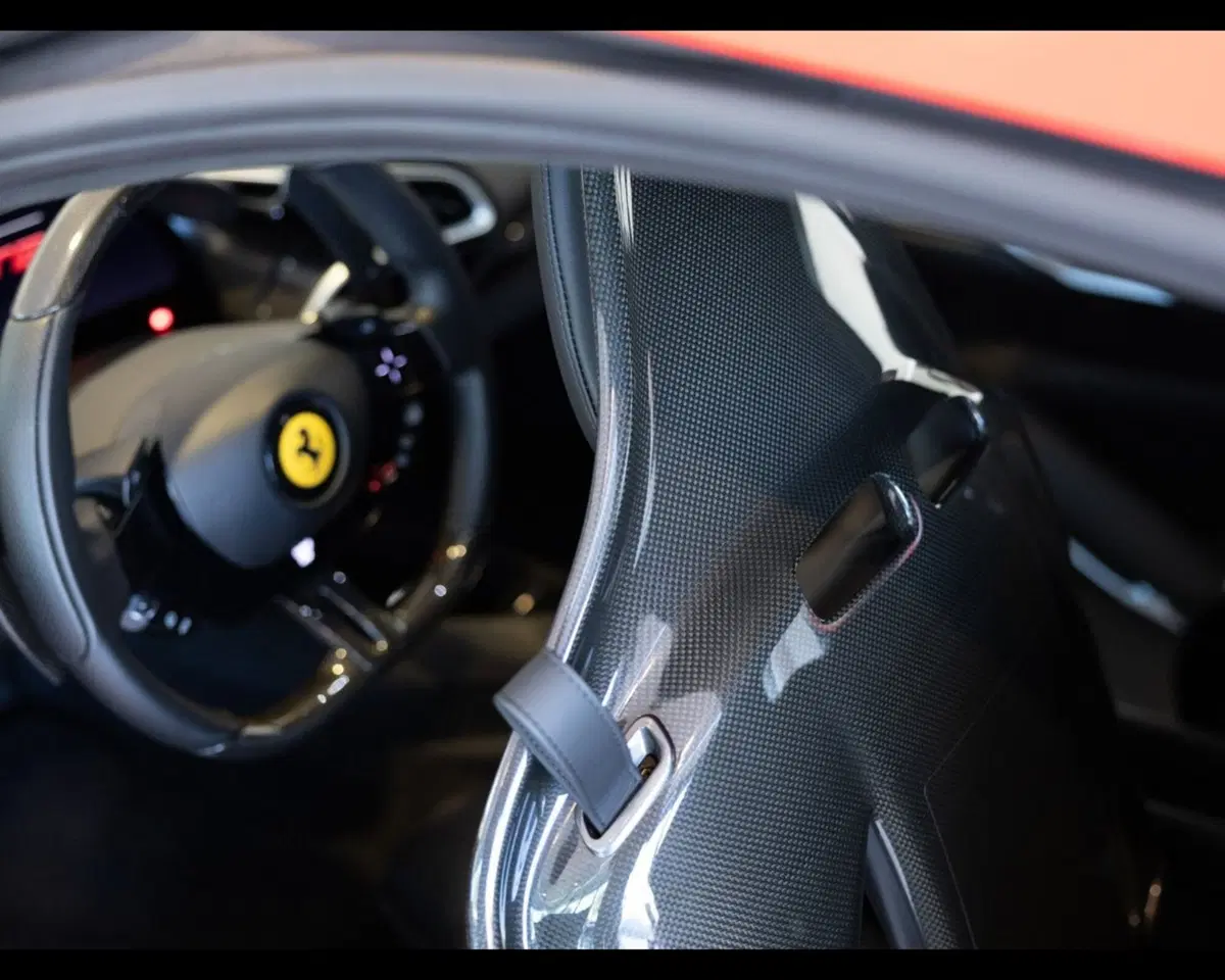 Ferrari 296 Coupé usata a Padova (16)