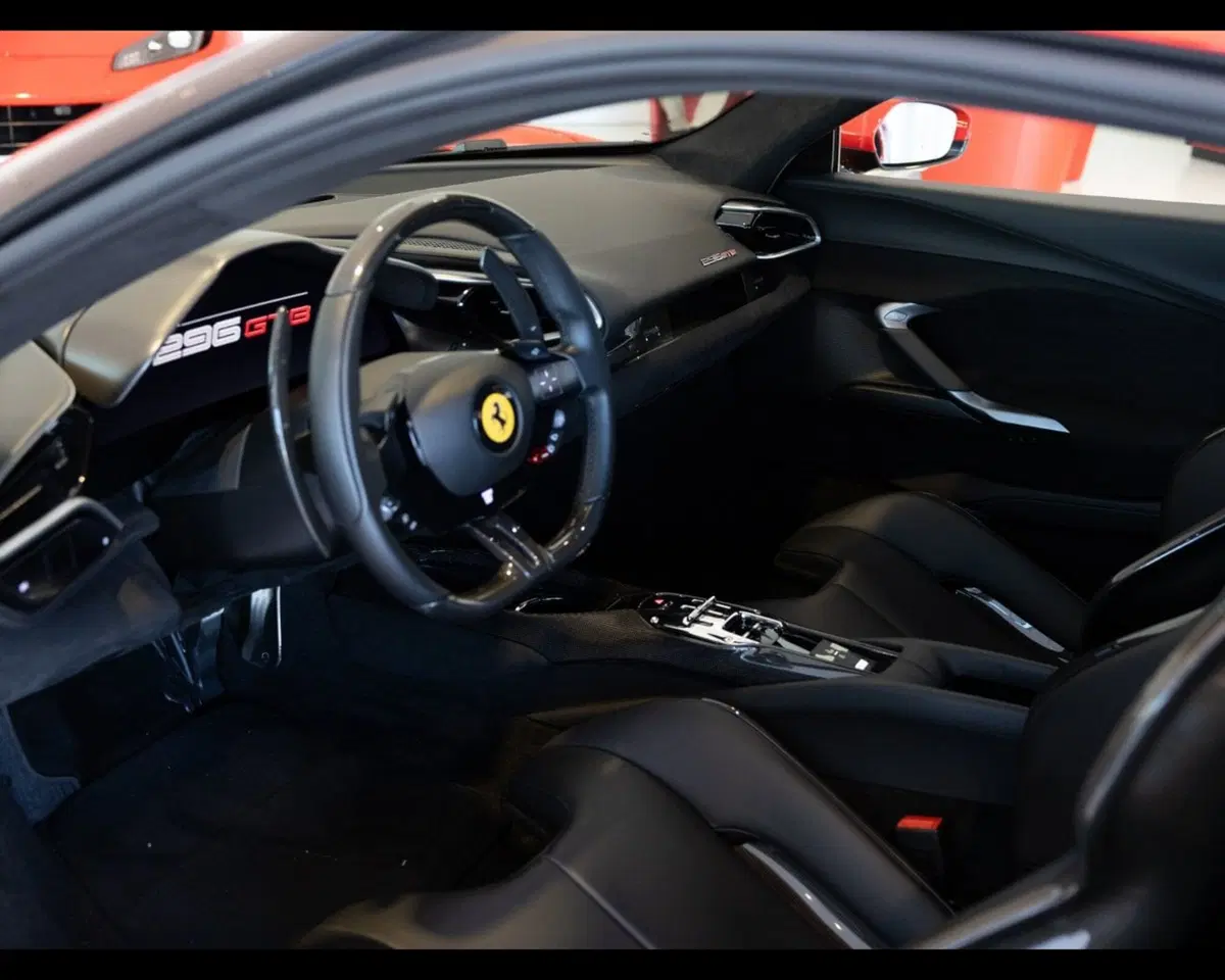 Ferrari 296 Coupé usata a Padova (5)