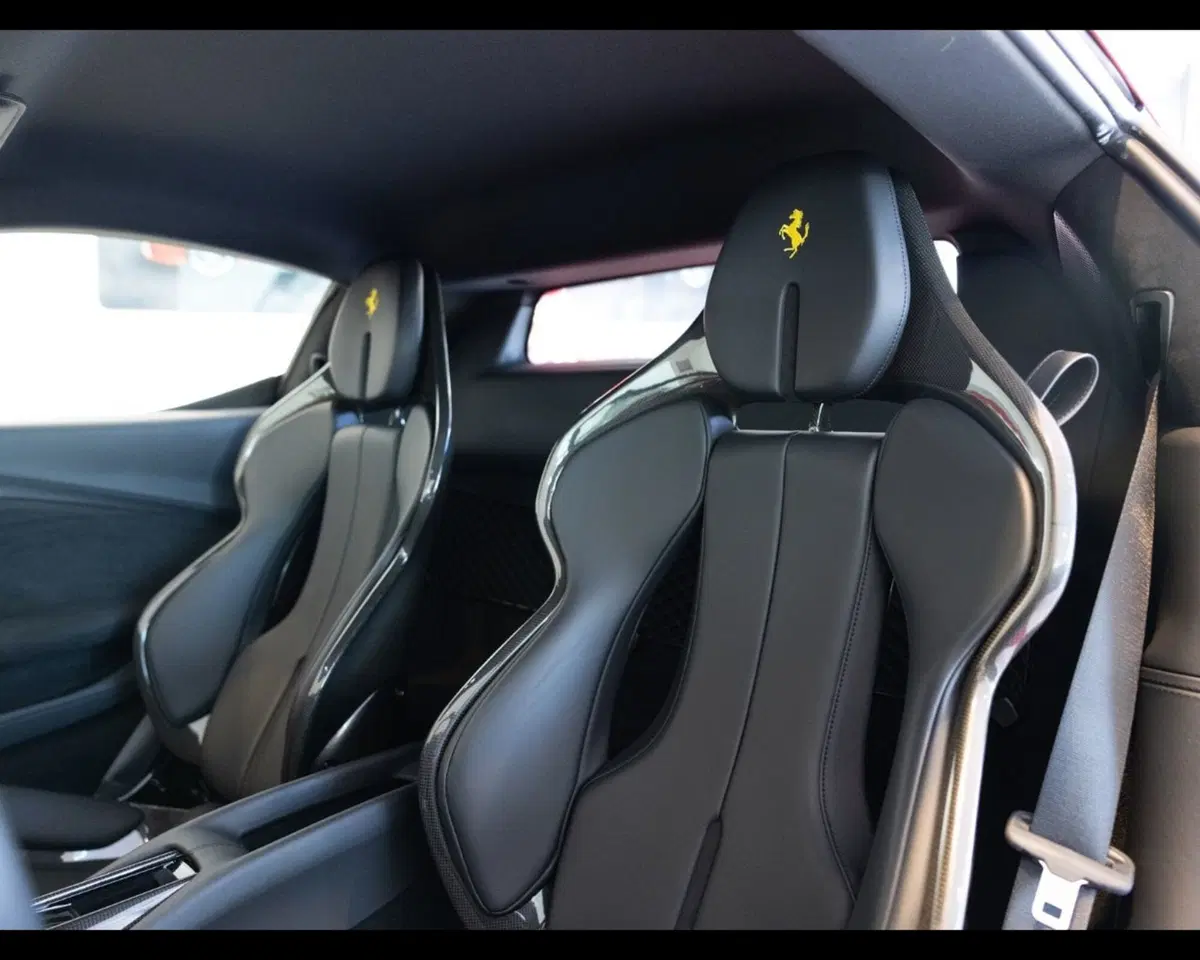 Ferrari 296 Coupé usata a Padova (6)