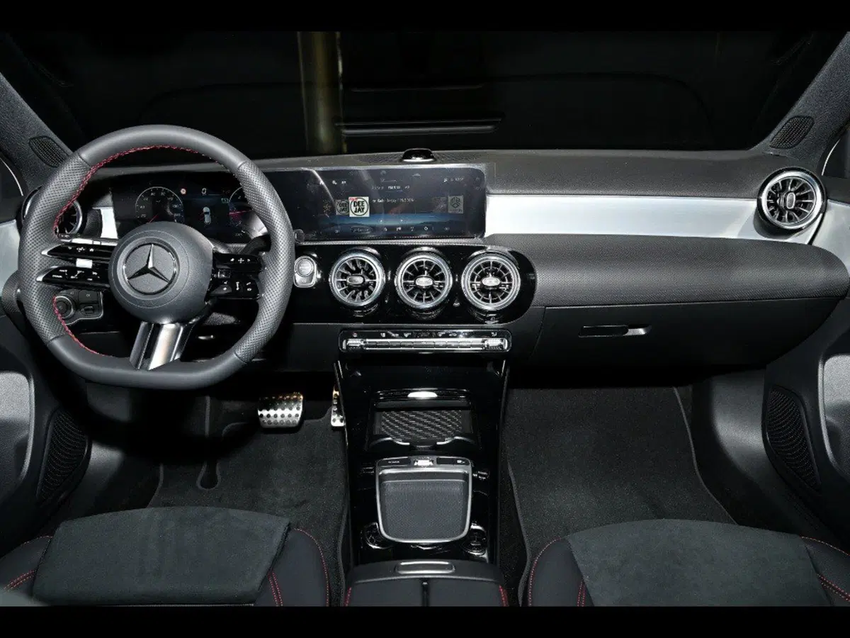 Mercedes-Benz Classe A nuova a Ancona (17)