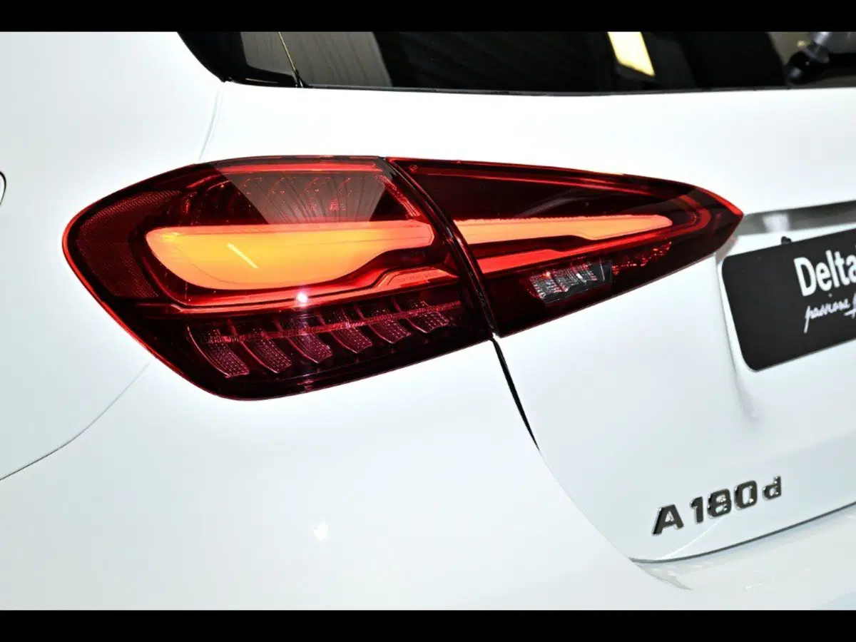Mercedes-Benz Classe A nuova a Ancona (4)