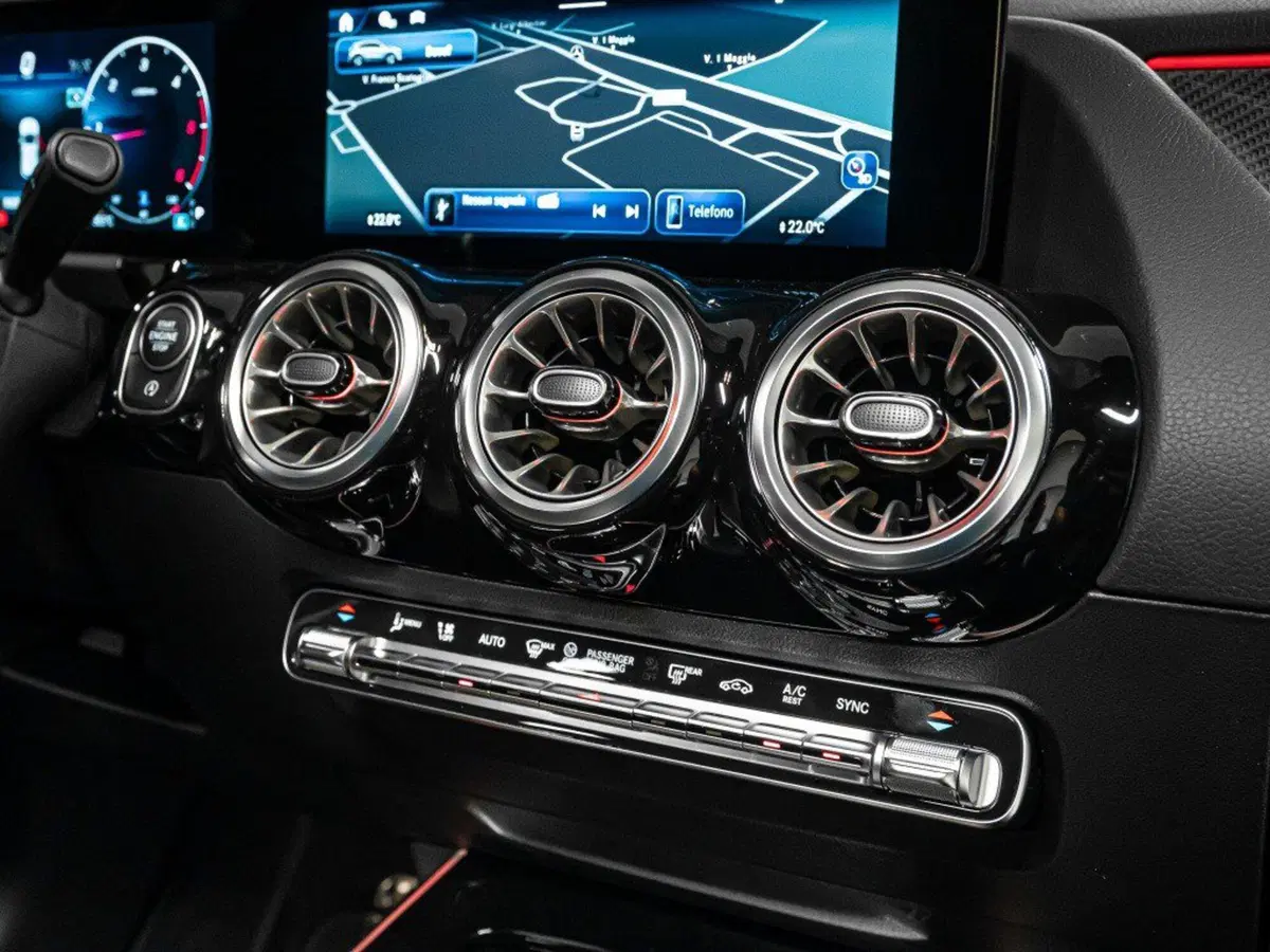 Mercedes-Benz GLA SUV nuova a Rimini (19)