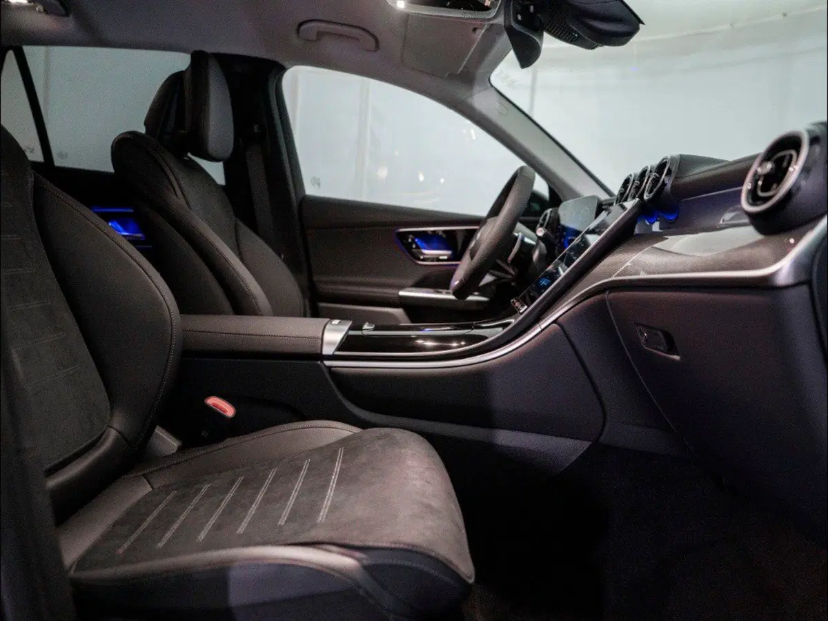 Mercedes-Benz GLC SUV nuova a Rimini (13)