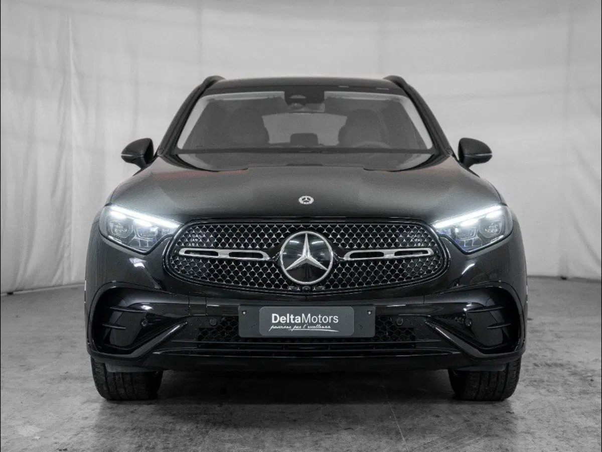 Mercedes-Benz GLC SUV nuova a Rimini (5)