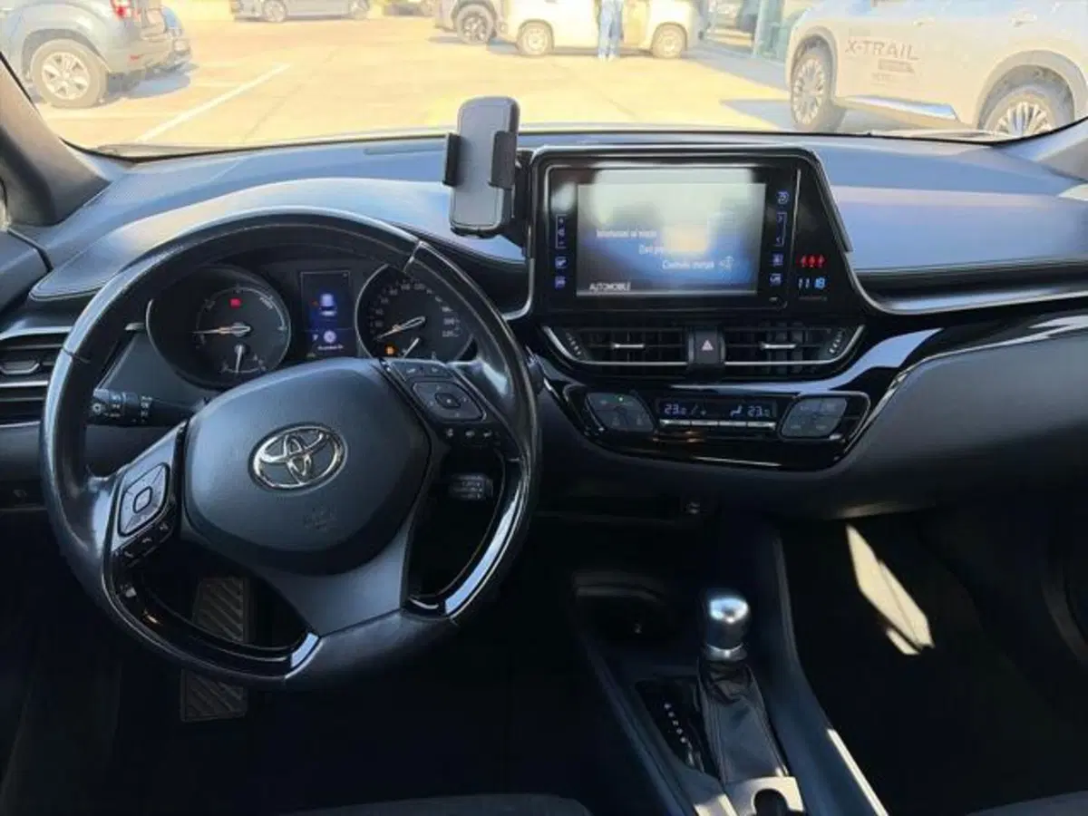 Toyota Toyota C-HR usata a Sassari (9)