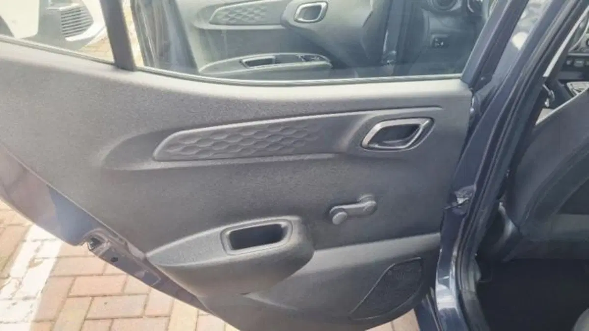 Hyundai i10 usata a Savona (11)