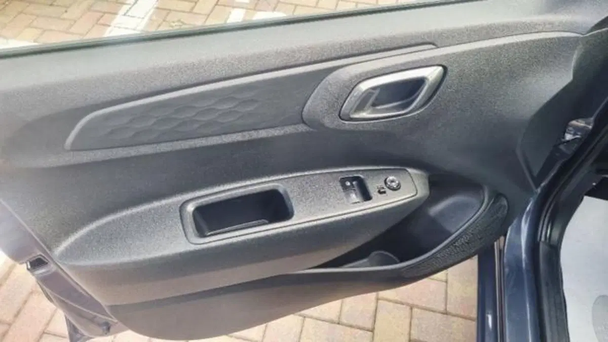 Hyundai i10 usata a Savona (7)