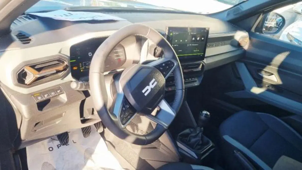 Dacia Duster usata a Savona (17)