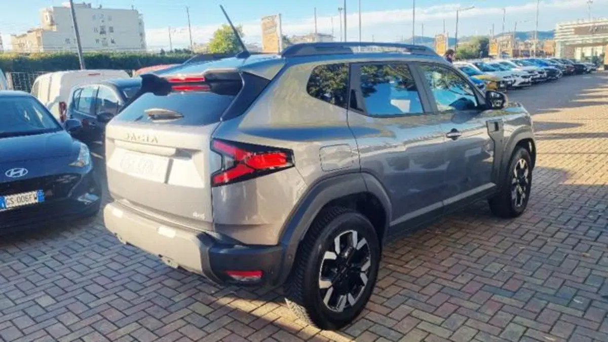 Dacia Duster usata a Savona (5)
