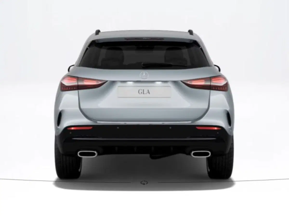 Mercedes-Benz GLA SUV nuova a Verona (4)